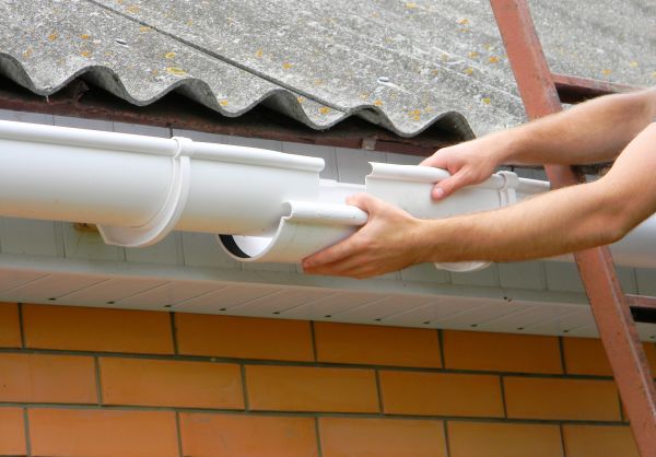 Cost of Gutter Hanging in Queen Creek